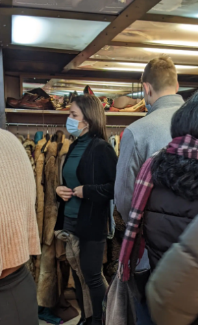 Vintage Clothing Tour (10/23—2:00 PM to 6:00 PM)